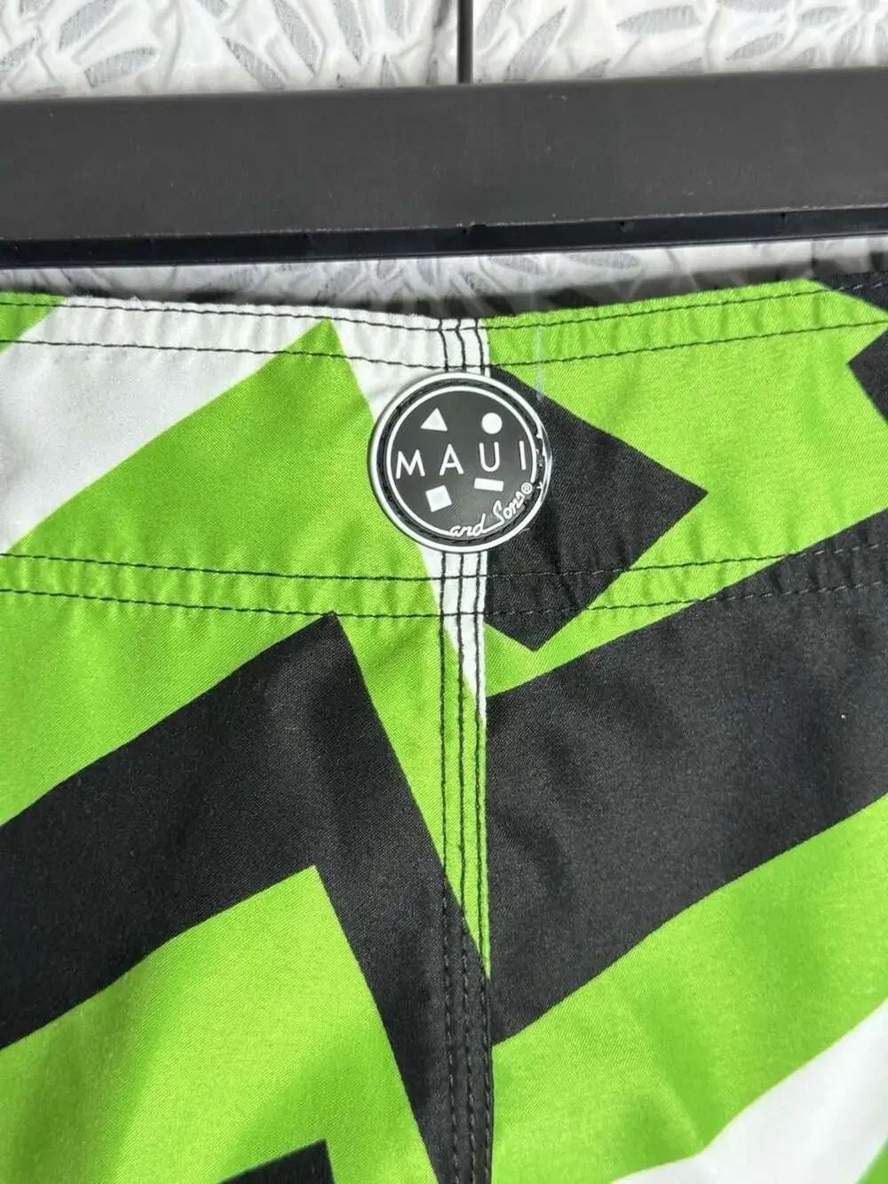 Maui and Sons Green Black Geometric Print Board Shorts Size 36 Swim Trunks